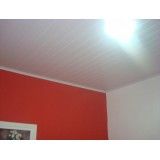 Forros de pvc e outros materiais no Jardim Uirapuru
